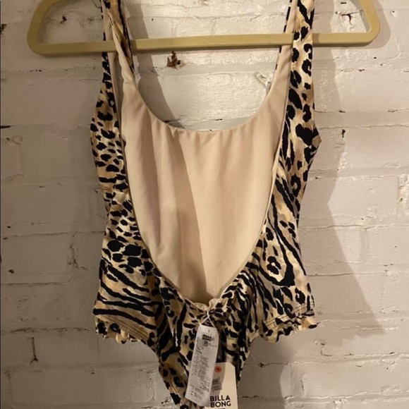 Billabong BNWT one piece - Picture 2 of 2